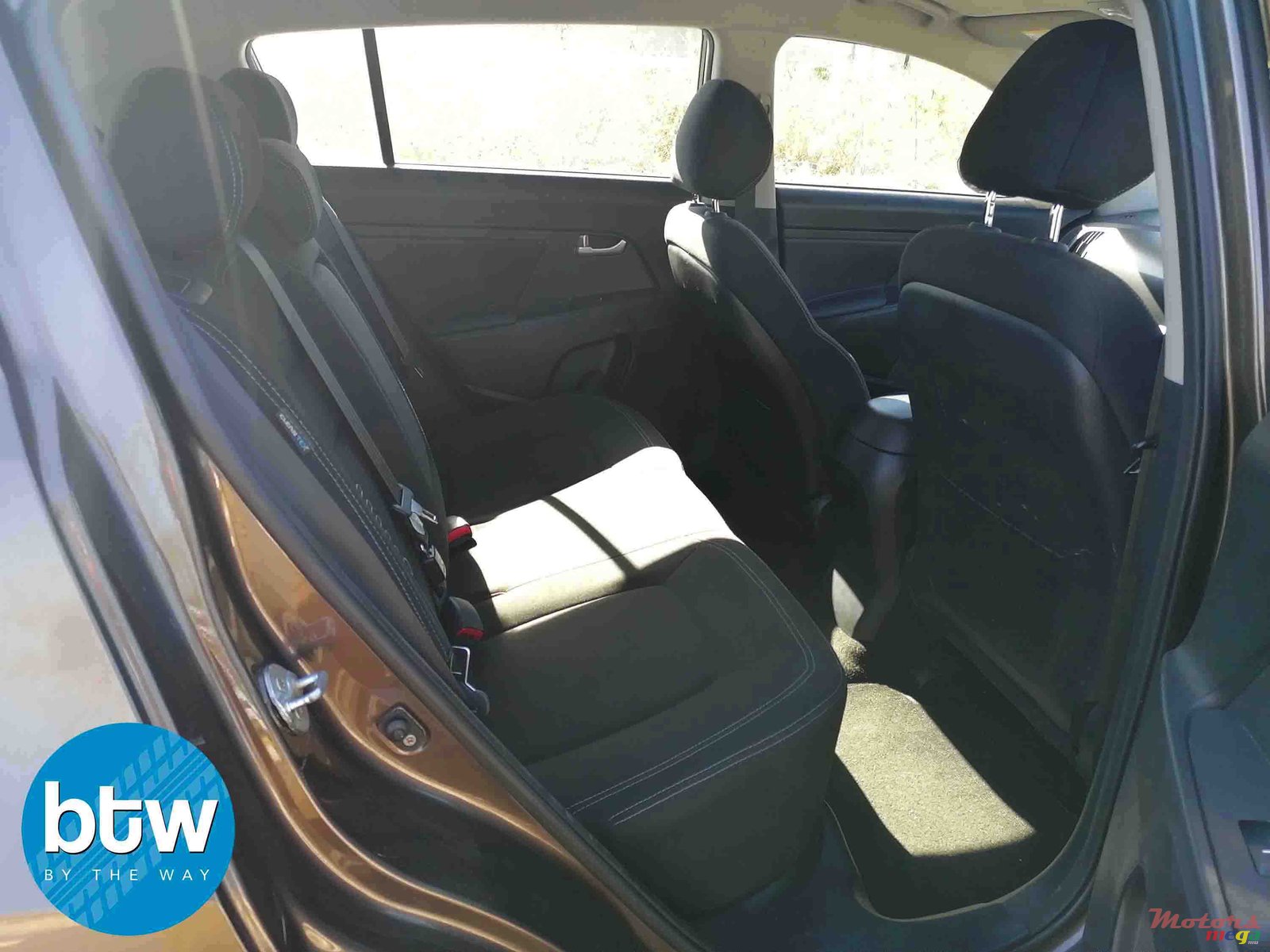 2013' Kia Sportage AWD photo #3