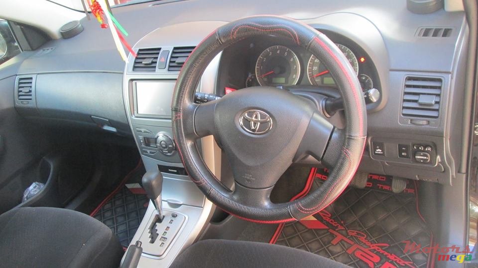 2012' Toyota Corolla Fielder photo #5