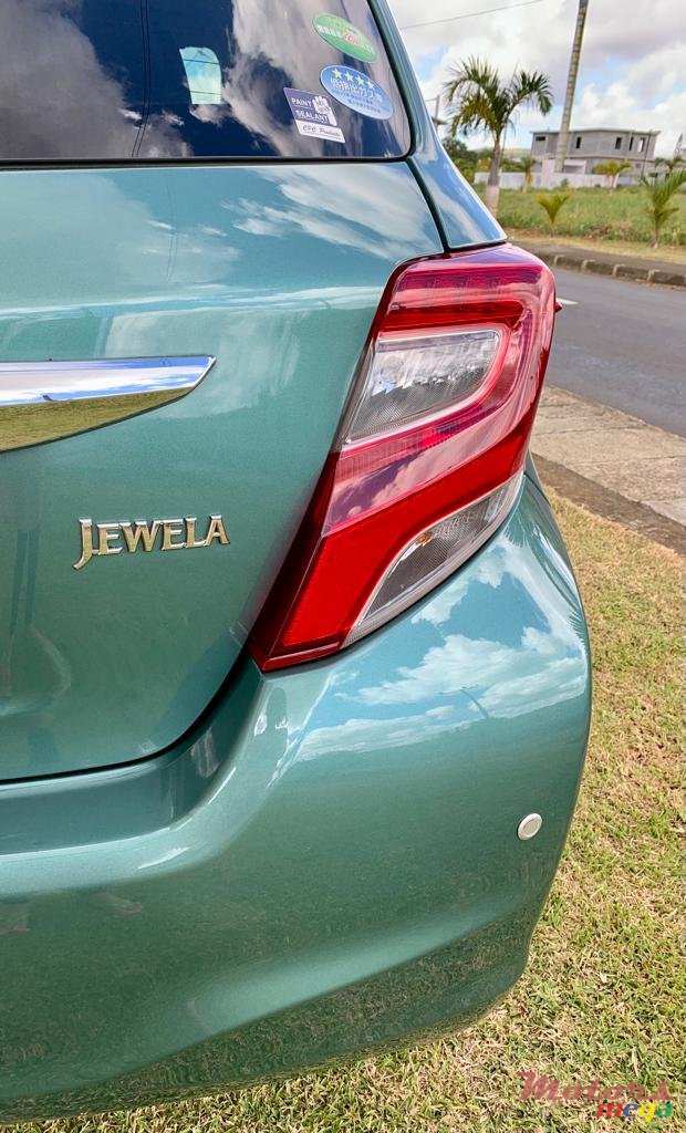 2014' Toyota Vitz photo #5