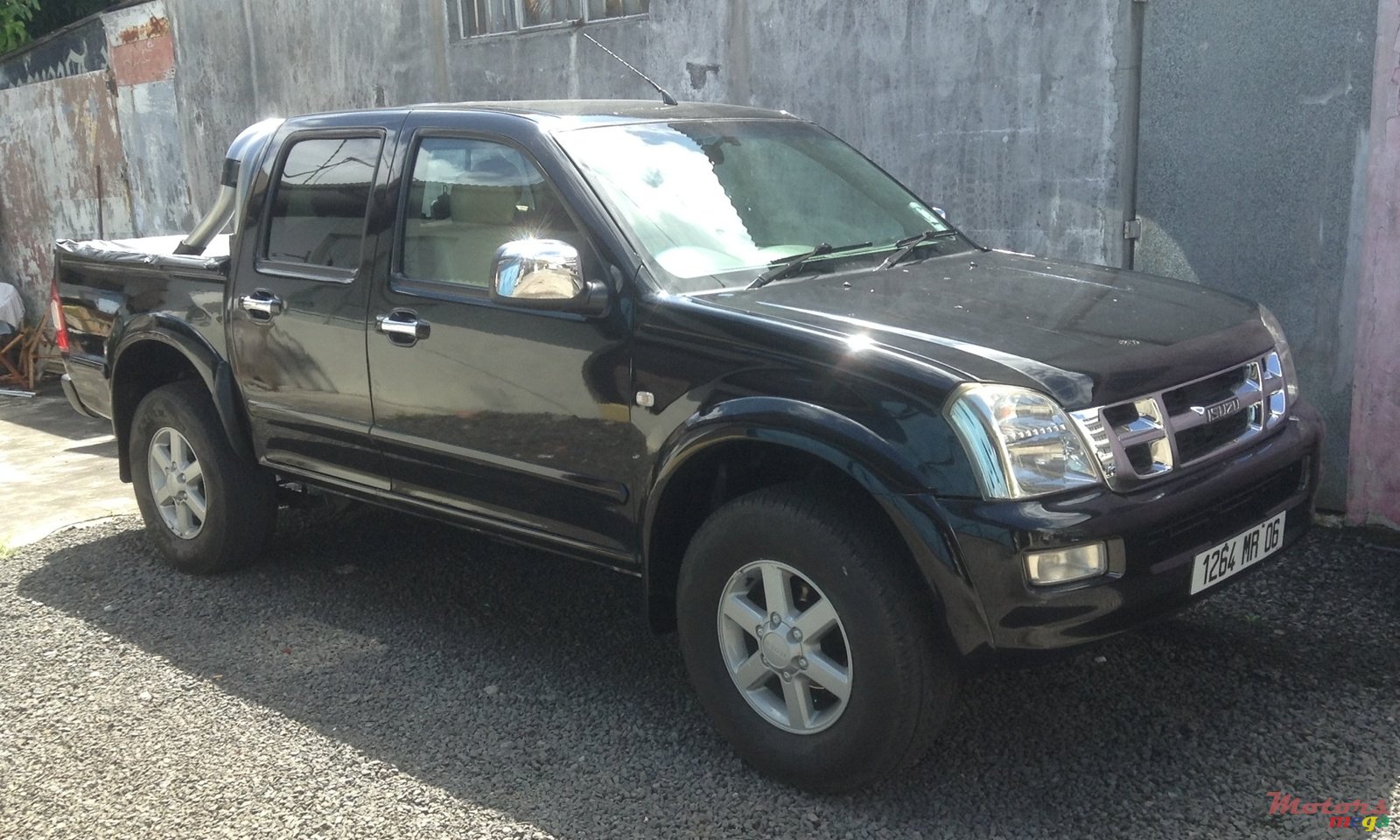 2006' Isuzu KB300 photo #2