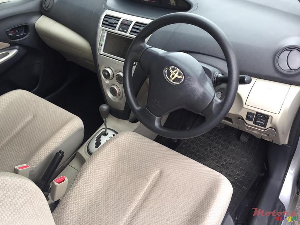 2007' Toyota Belta photo #7