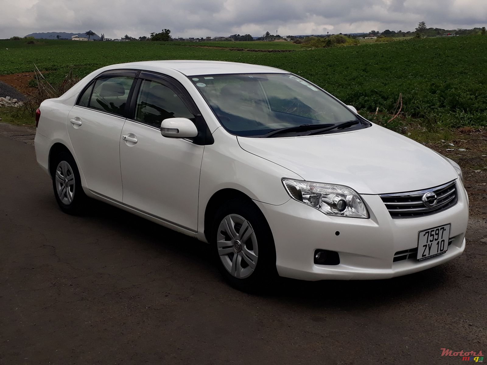 2010' Toyota Axio Grade G photo #1