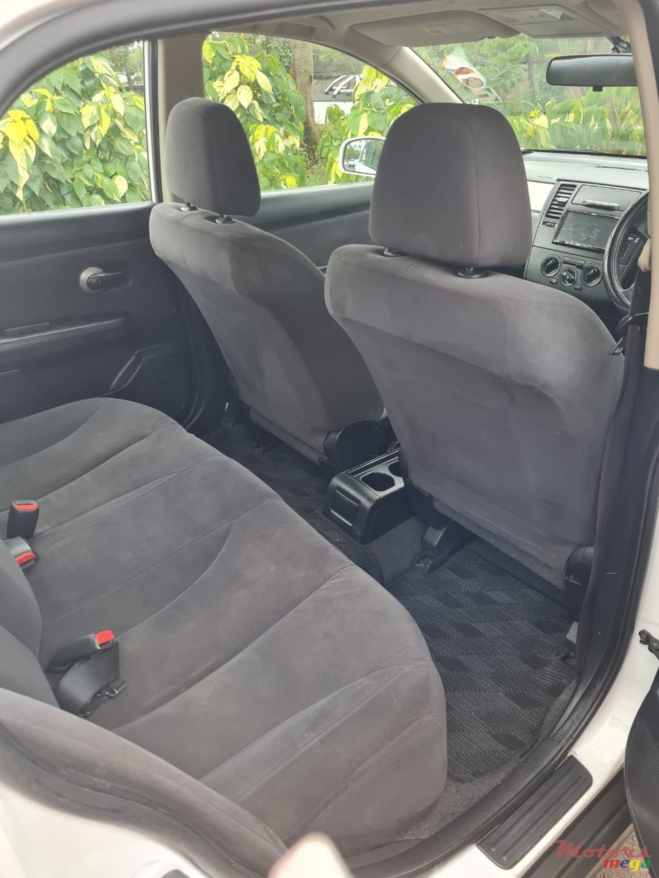 2012' Nissan Tiida photo #1