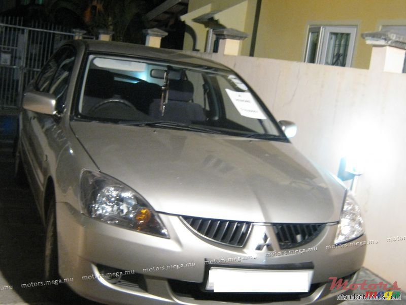 2003' Mitsubishi Lancer GLX photo #1