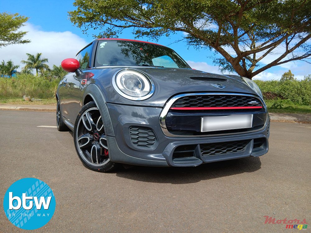 2015' MINI John Cooper Works photo #1