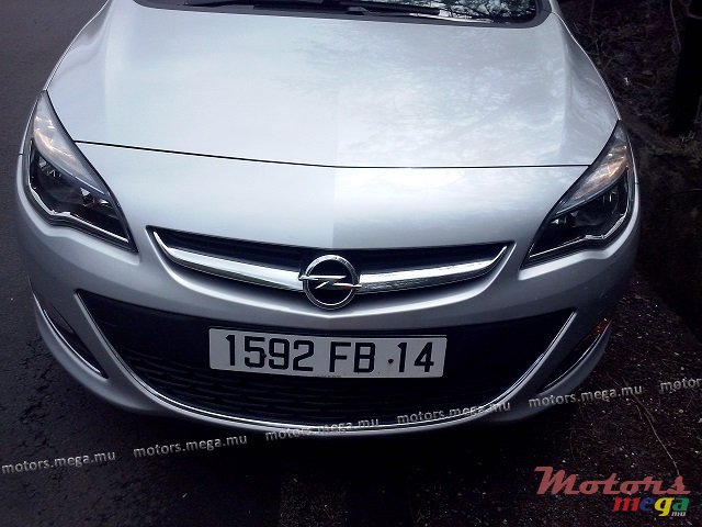 2014' Opel Astra 1.4 Turbo photo #1
