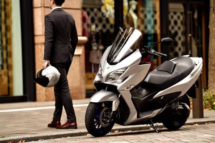 Suzuki présente la version 2021 de son scooter star : le Burgman