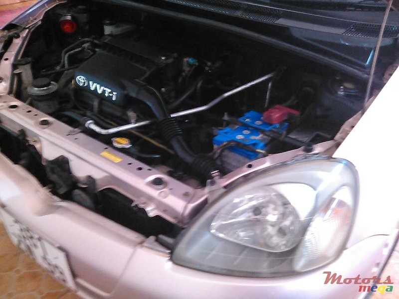 1999' Toyota Vitz sport photo #2