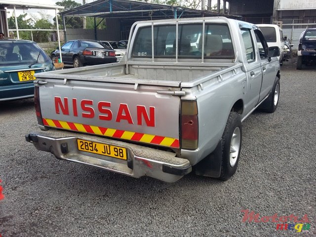 1998' Nissan 2x4 photo #3