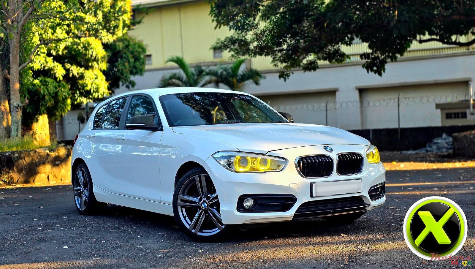 2015' BMW 1 Series 18d photo #1