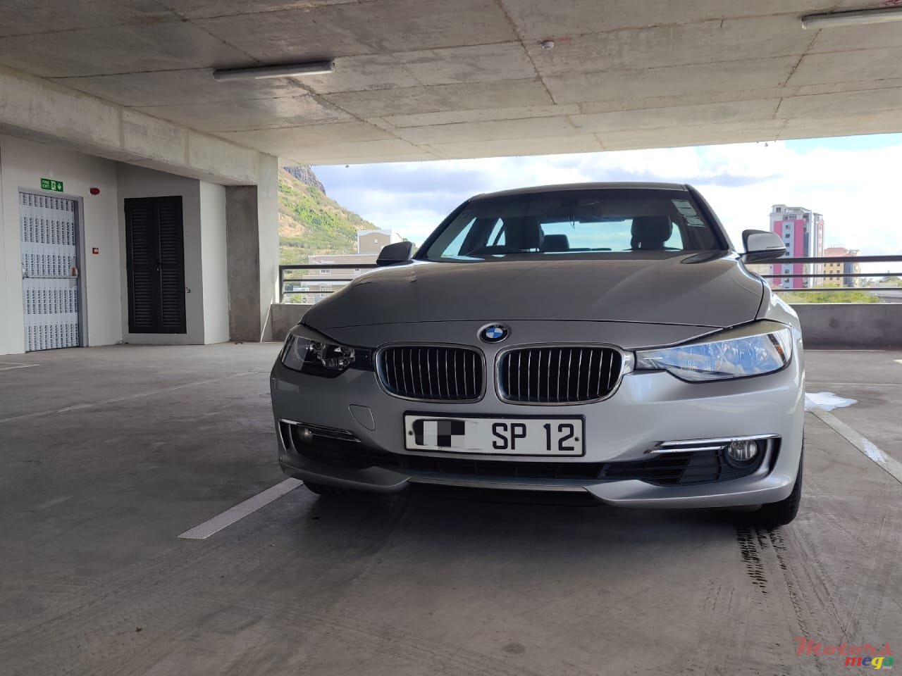 2012' BMW 320 photo #3