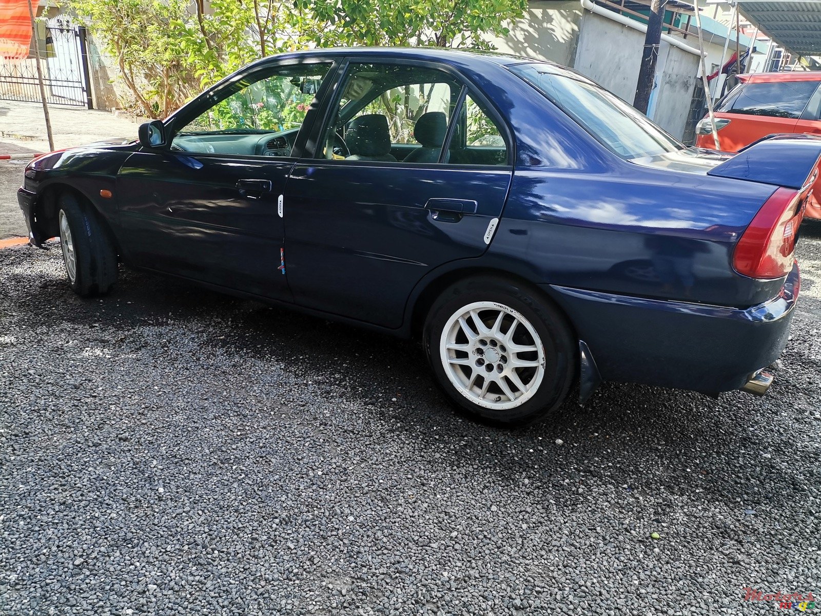 2000' Mitsubishi Lancer photo #1