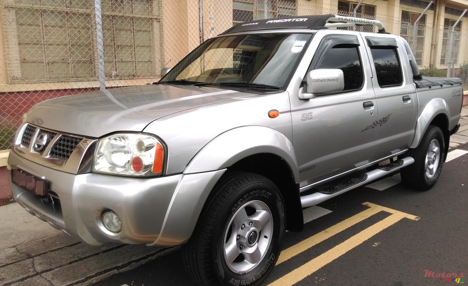 2005' Nissan Hardbody photo #2