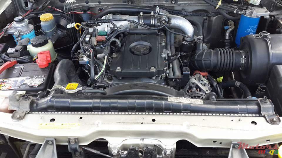 2004' Nissan Pickup Hardbody Predator photo #6