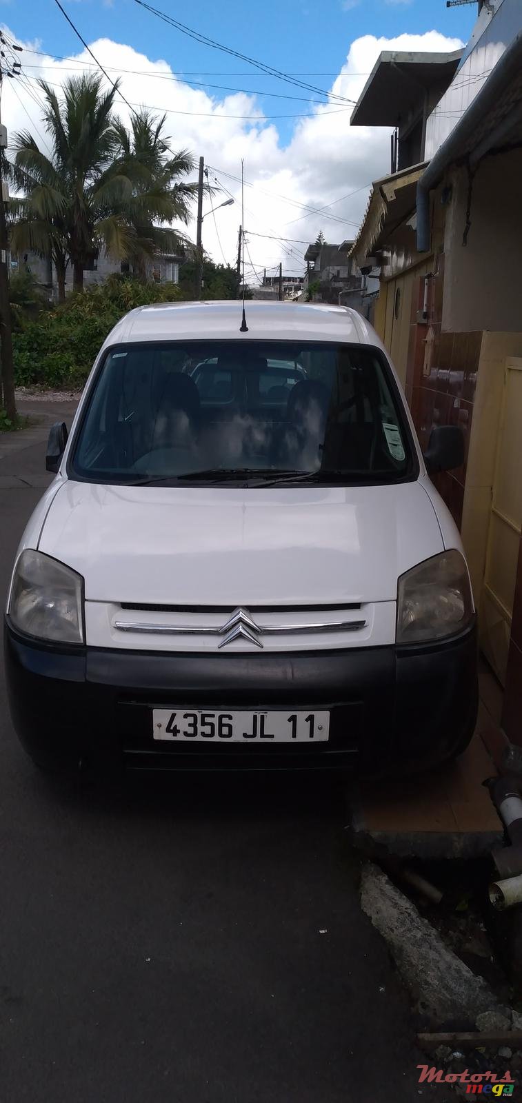 2011' Citroen Berlingo photo #1