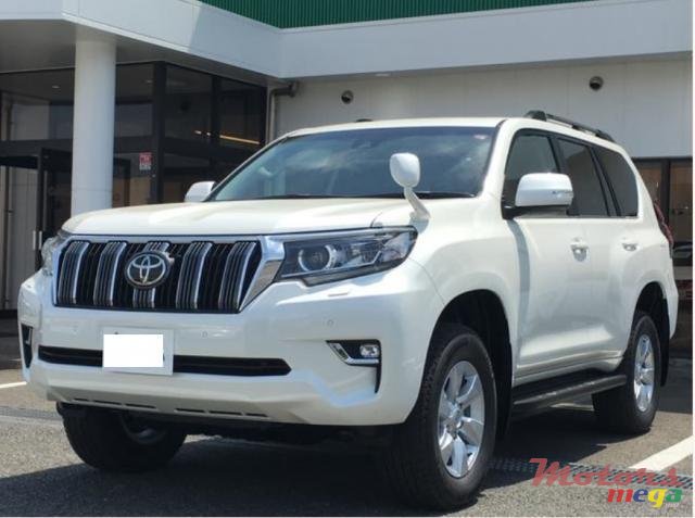 2019' Toyota Land Cruiser Prado photo #1