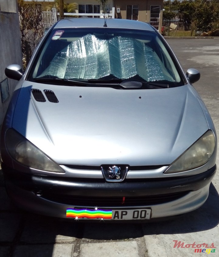 2000' Peugeot 206 photo #2