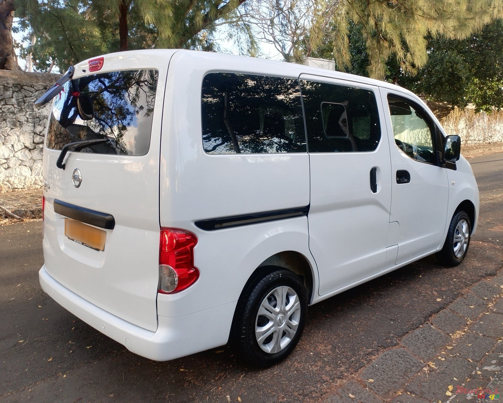 2017' Nissan photo #6