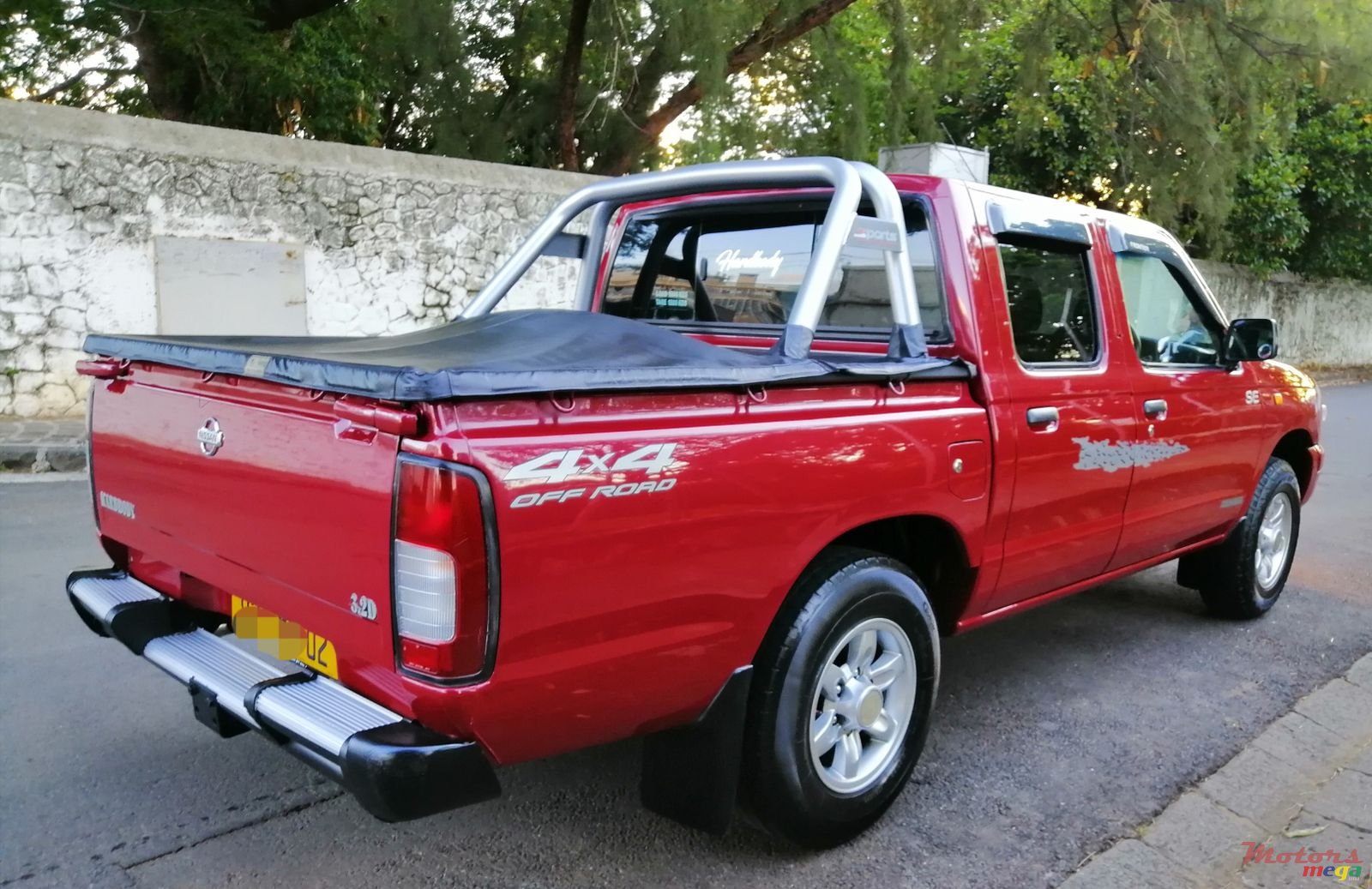 2002' Nissan Hardbody photo #6