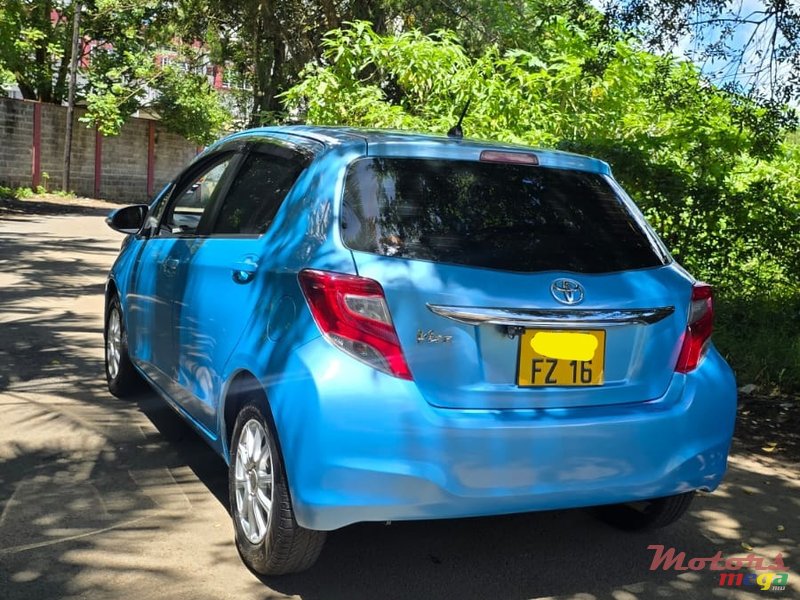2016' Toyota Vitz photo #4