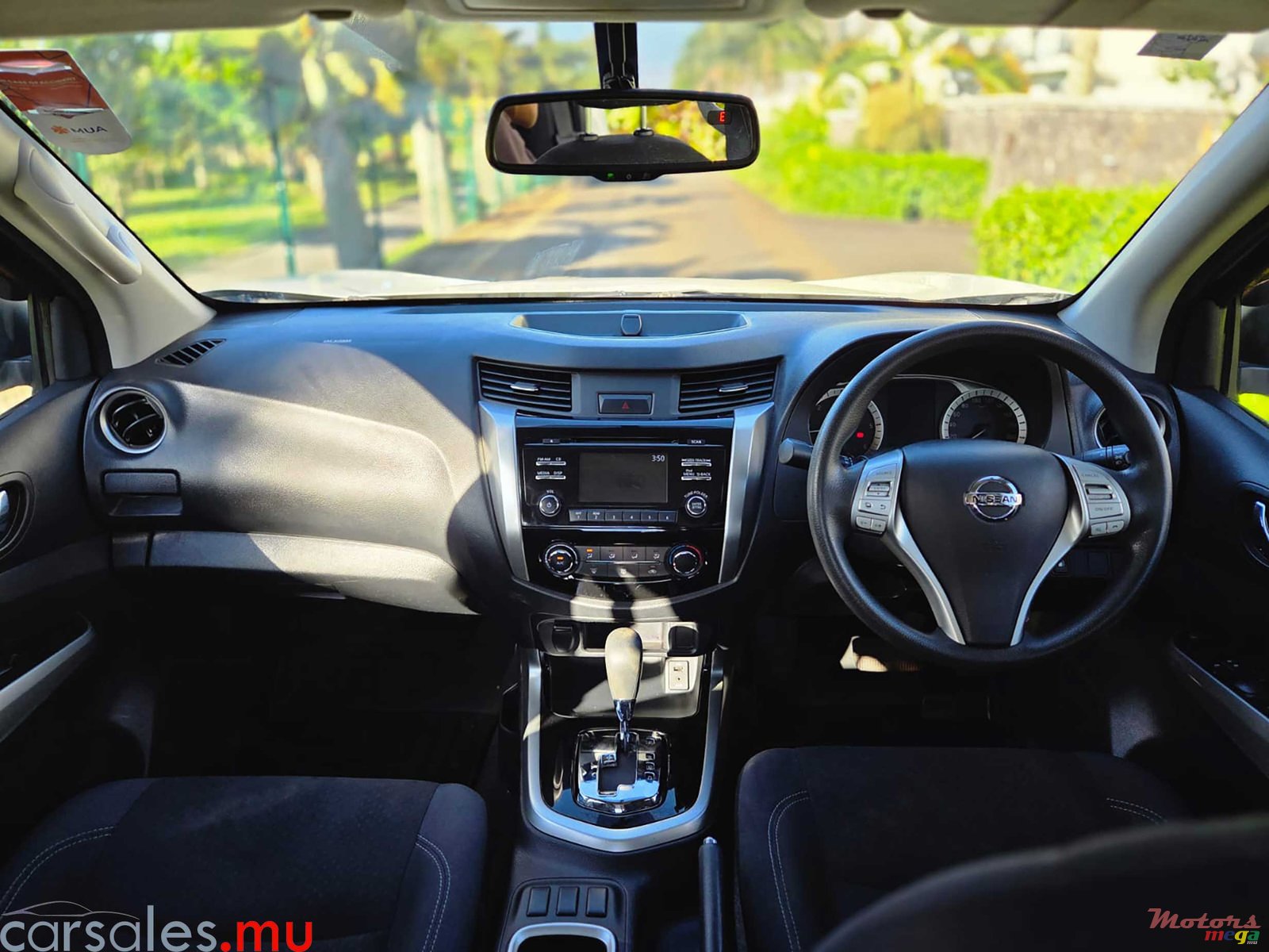 2021' Nissan Navara SE 4x2 photo #6