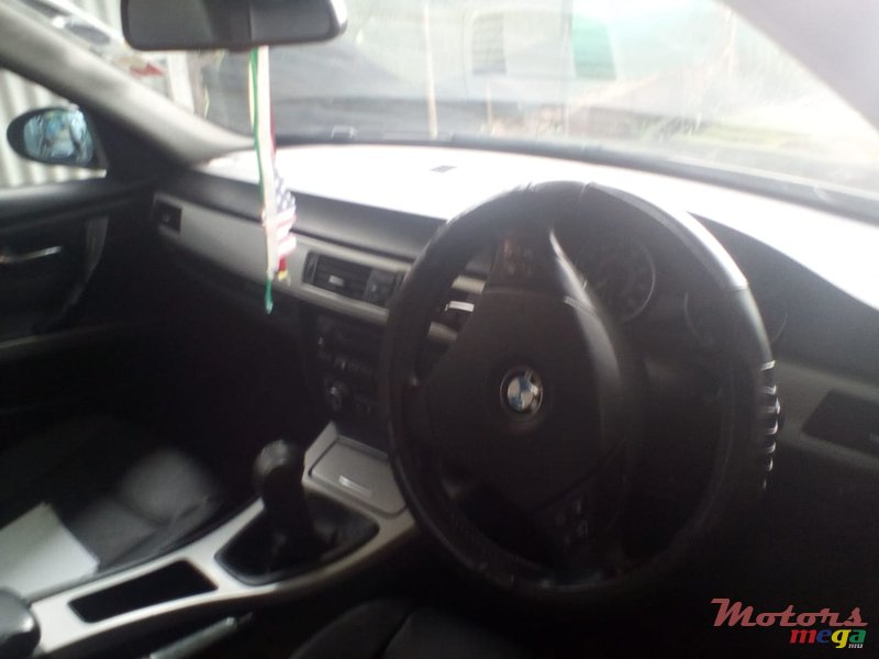 2007' BMW 318 photo #2