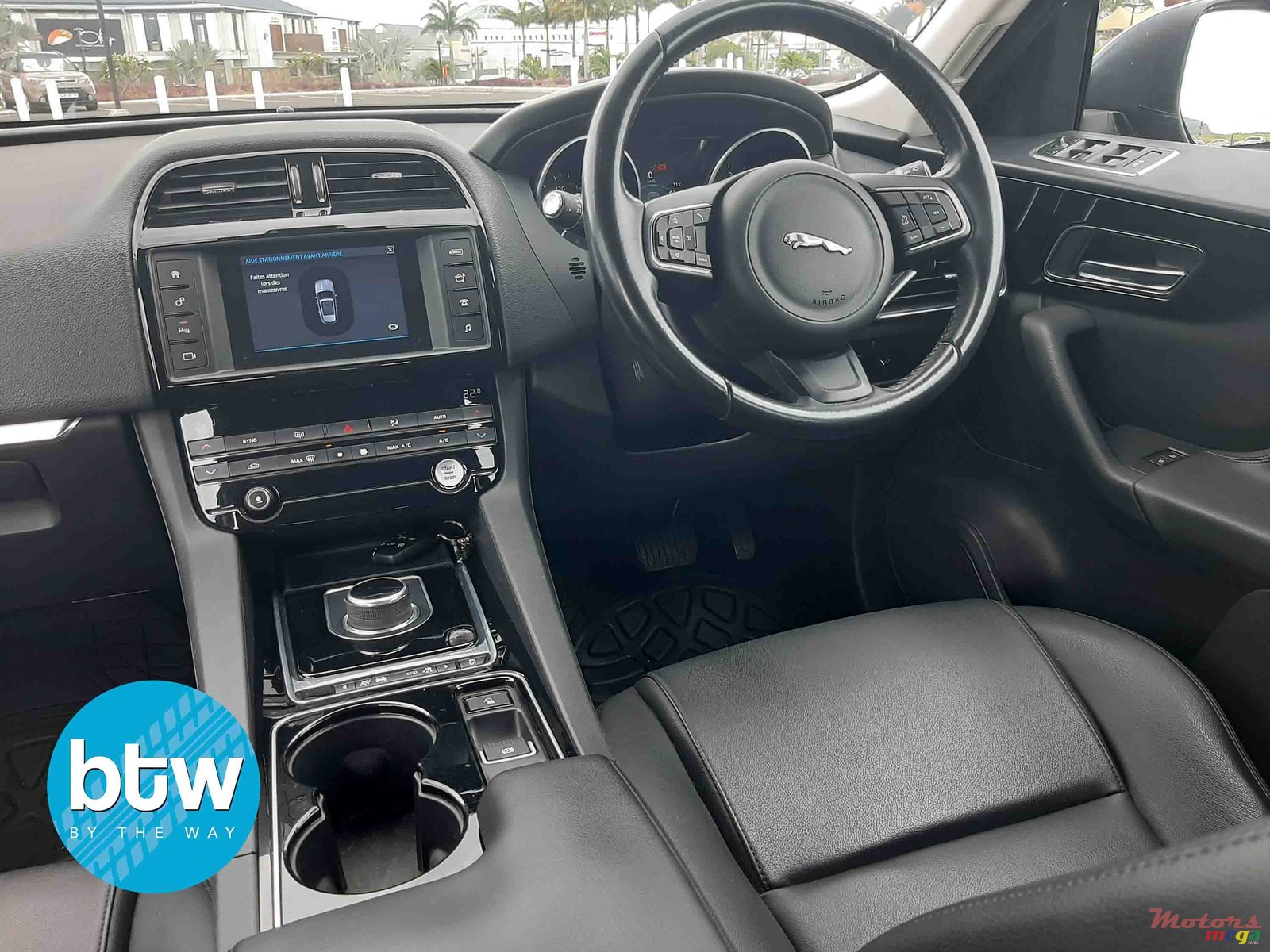 2017' Jaguar F-Type photo #5