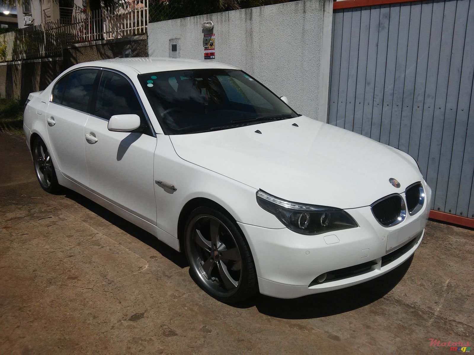 2005' BMW 525 photo #1