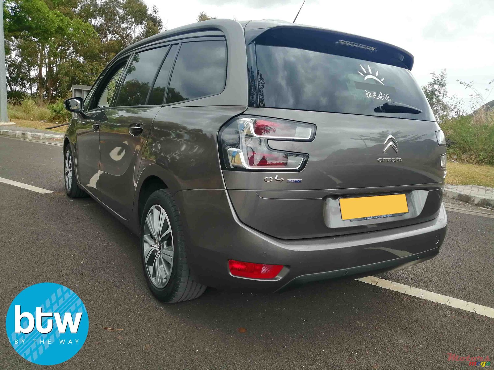 2016' Citroen C4 Picasso 7 seaters photo #2