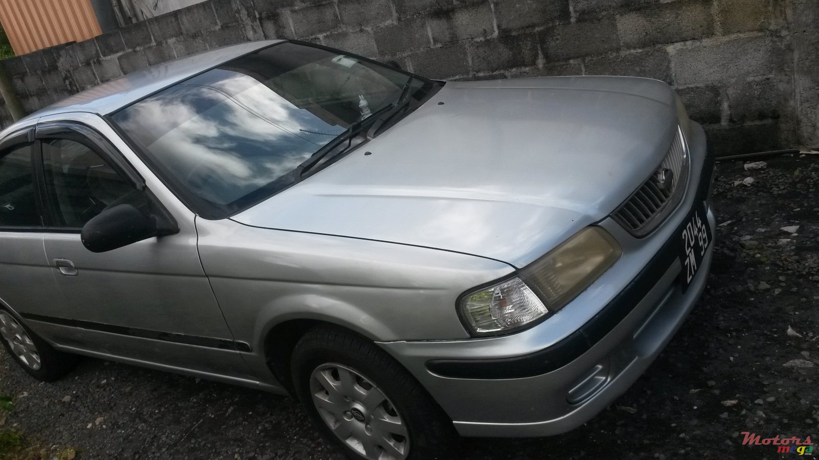 1999' Nissan Sunny photo #1