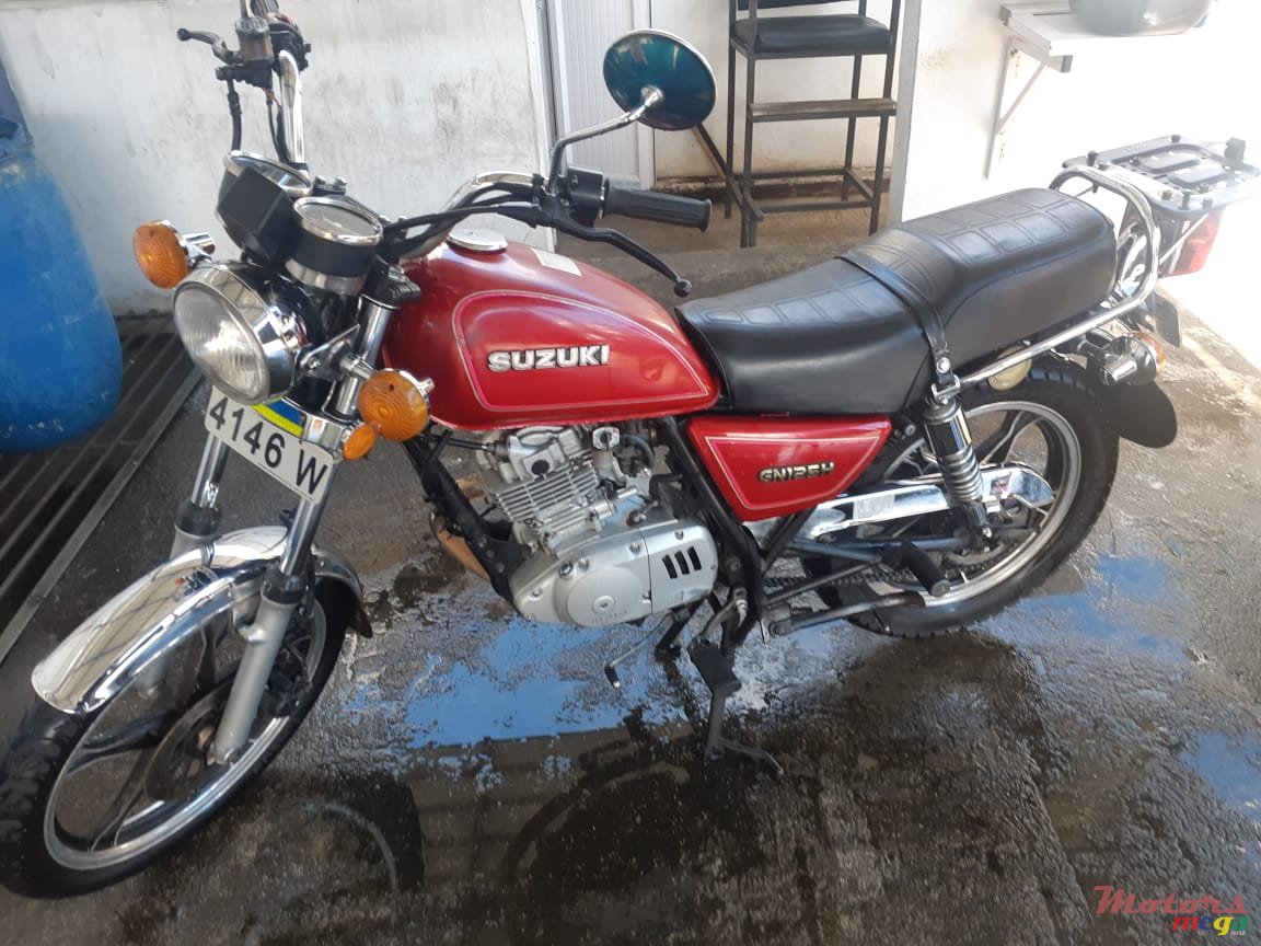 2011' Suzuki photo #2