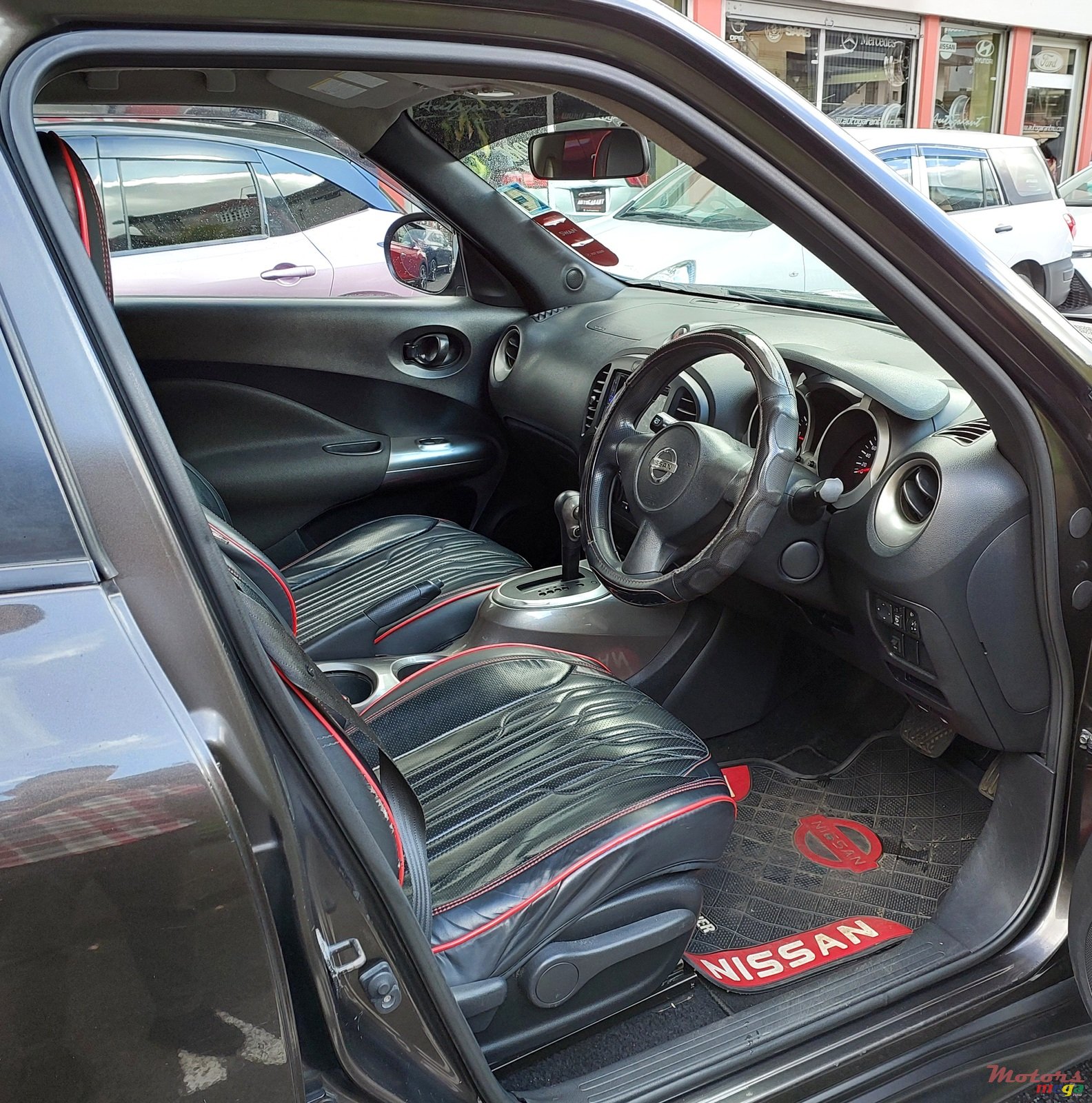 2012' Nissan Juke photo #5