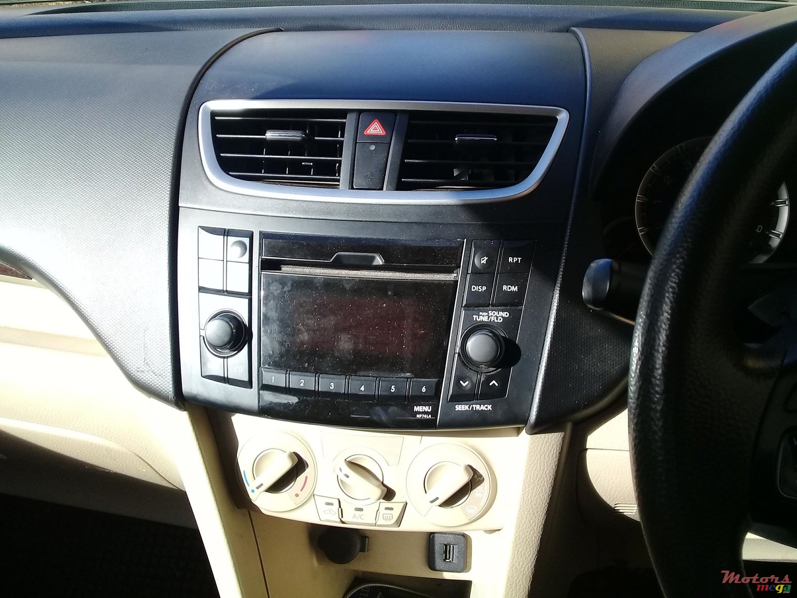 2014' Suzuki SA310 Swift swift photo #2