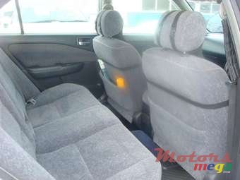 2001' Toyota Carina photo #4