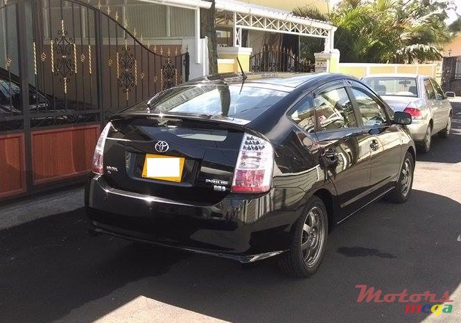 2008' Toyota Prius photo #2