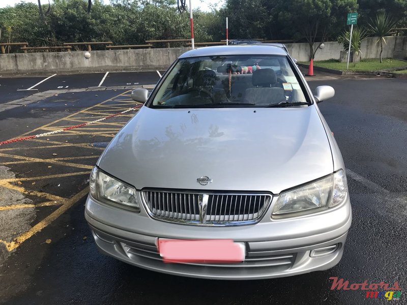 2001' Nissan Sunny photo #1