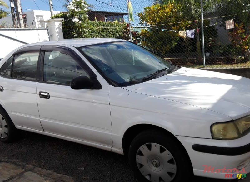 1999' Nissan Sunny photo #1