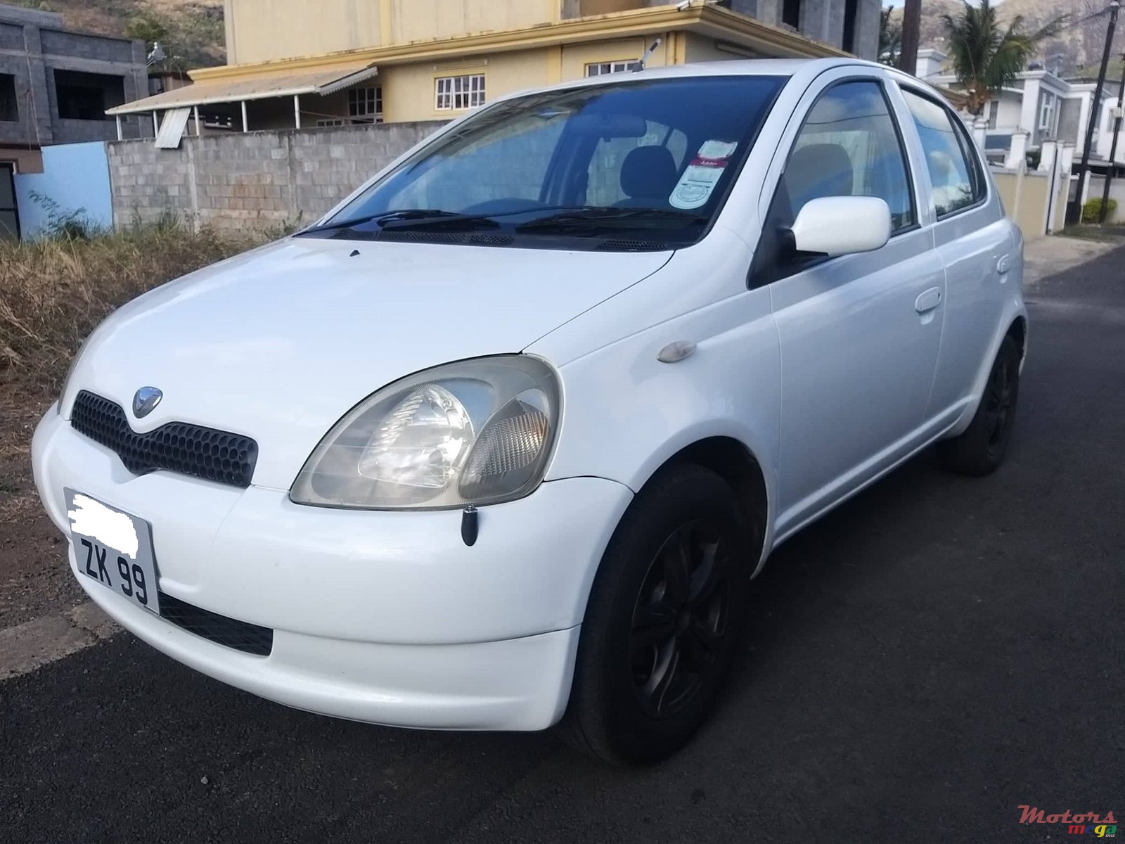 1999' Toyota Vitz SCP10 photo #1