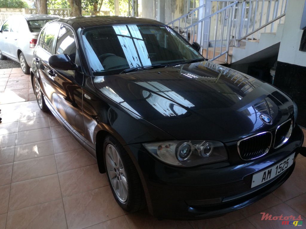 2011' BMW 1 Series photo #4