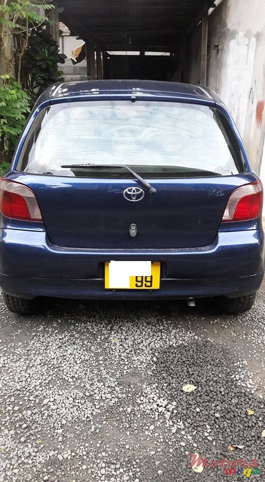 1999' Toyota Vitz photo #2