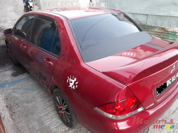 2003' Mitsubishi Lancer photo #2