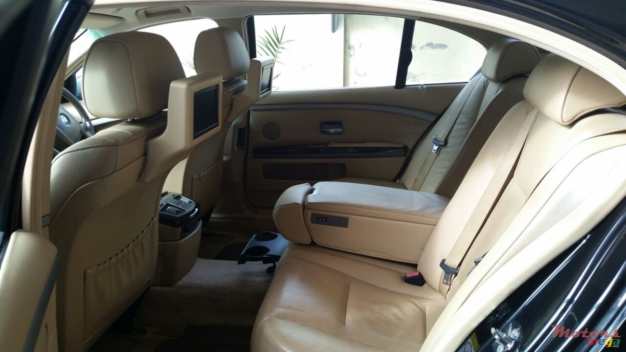 2007' BMW 7 Series photo #4
