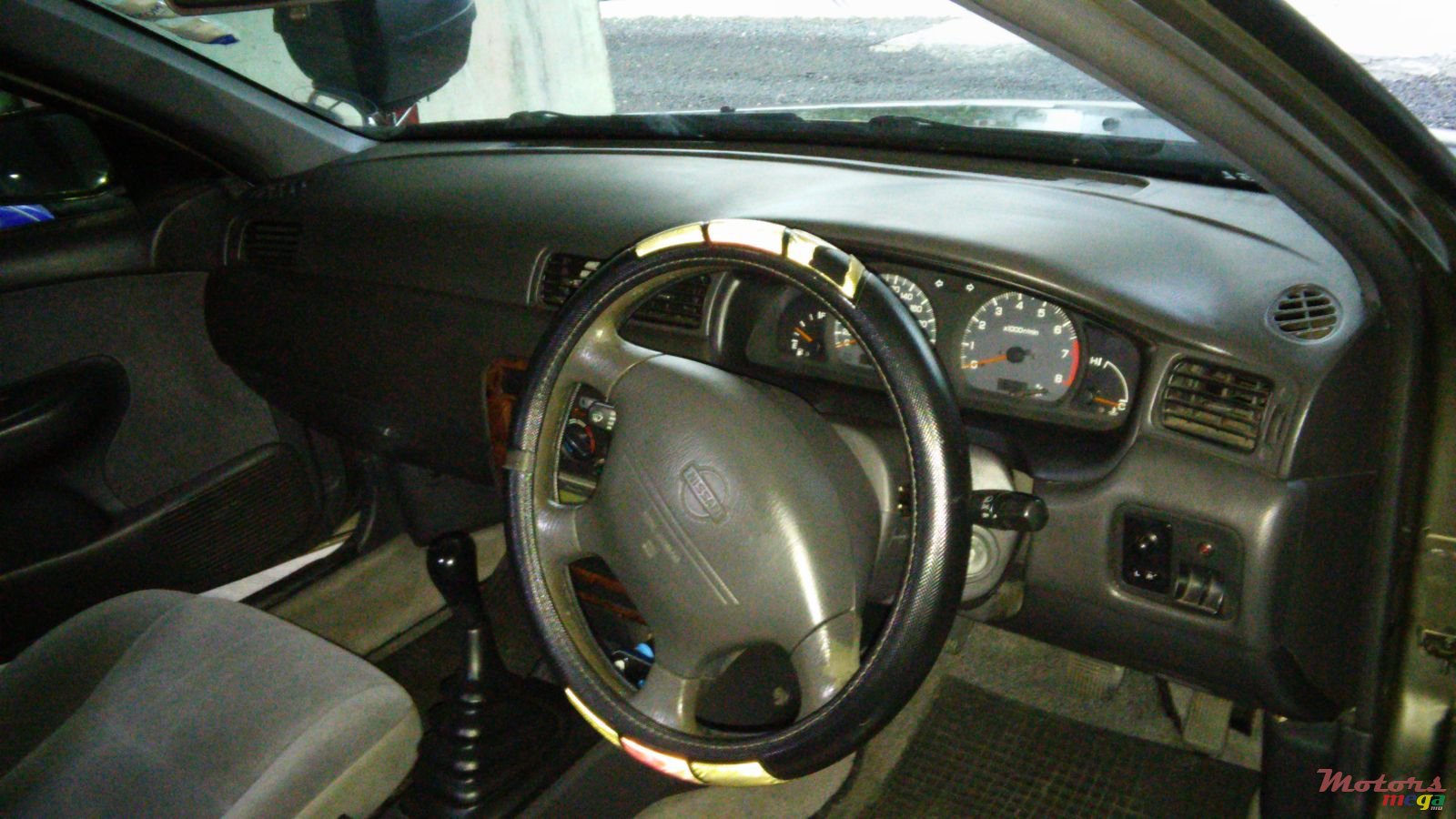 1999' Nissan Sunny photo #2