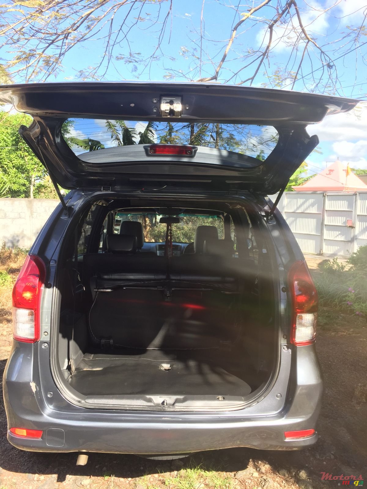 2013' Toyota Avanza photo #5