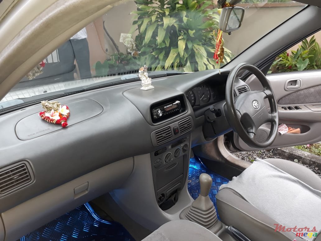 2000' Toyota Corolla photo #4