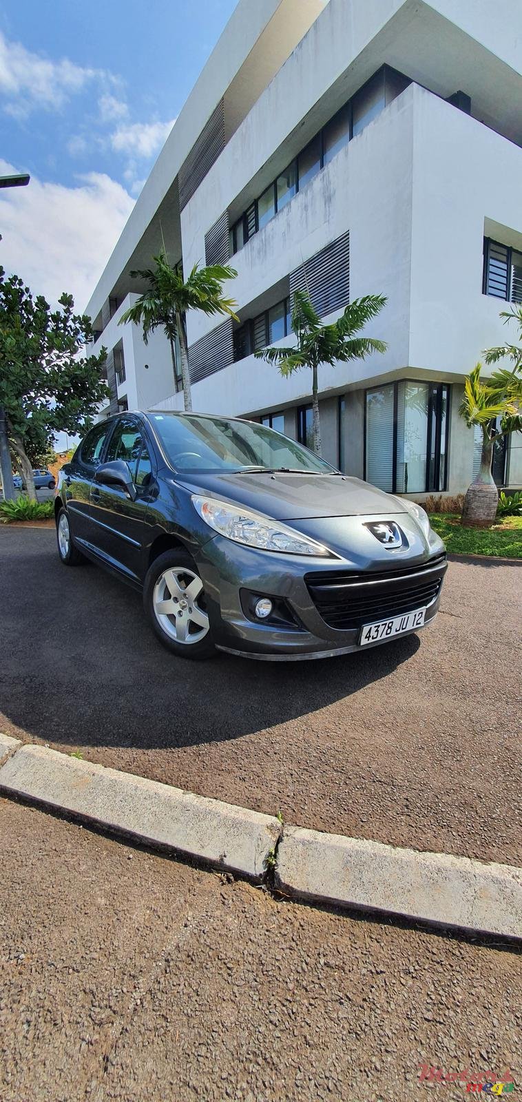 2012' Peugeot 207 photo #1