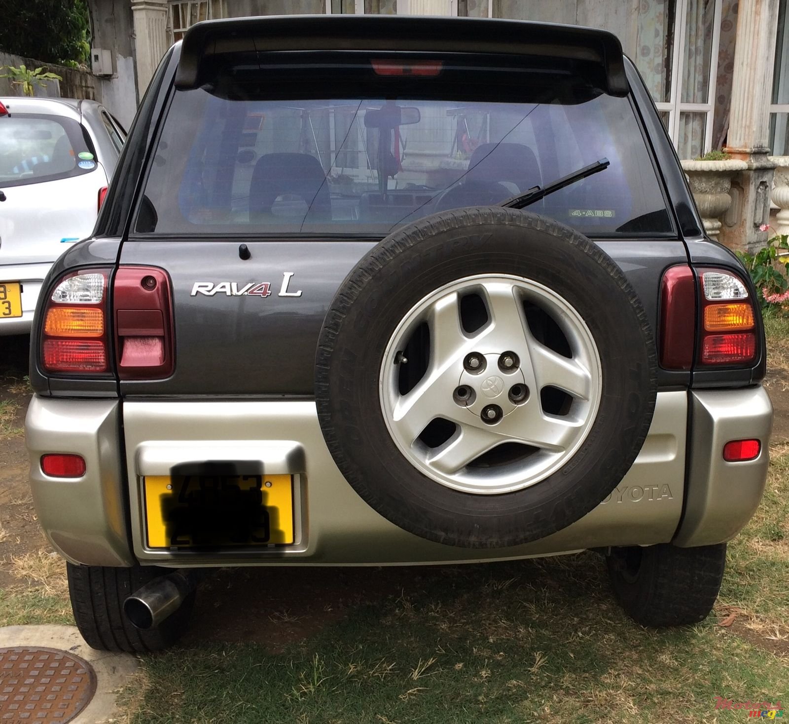 1999' Toyota RAV4 photo #1