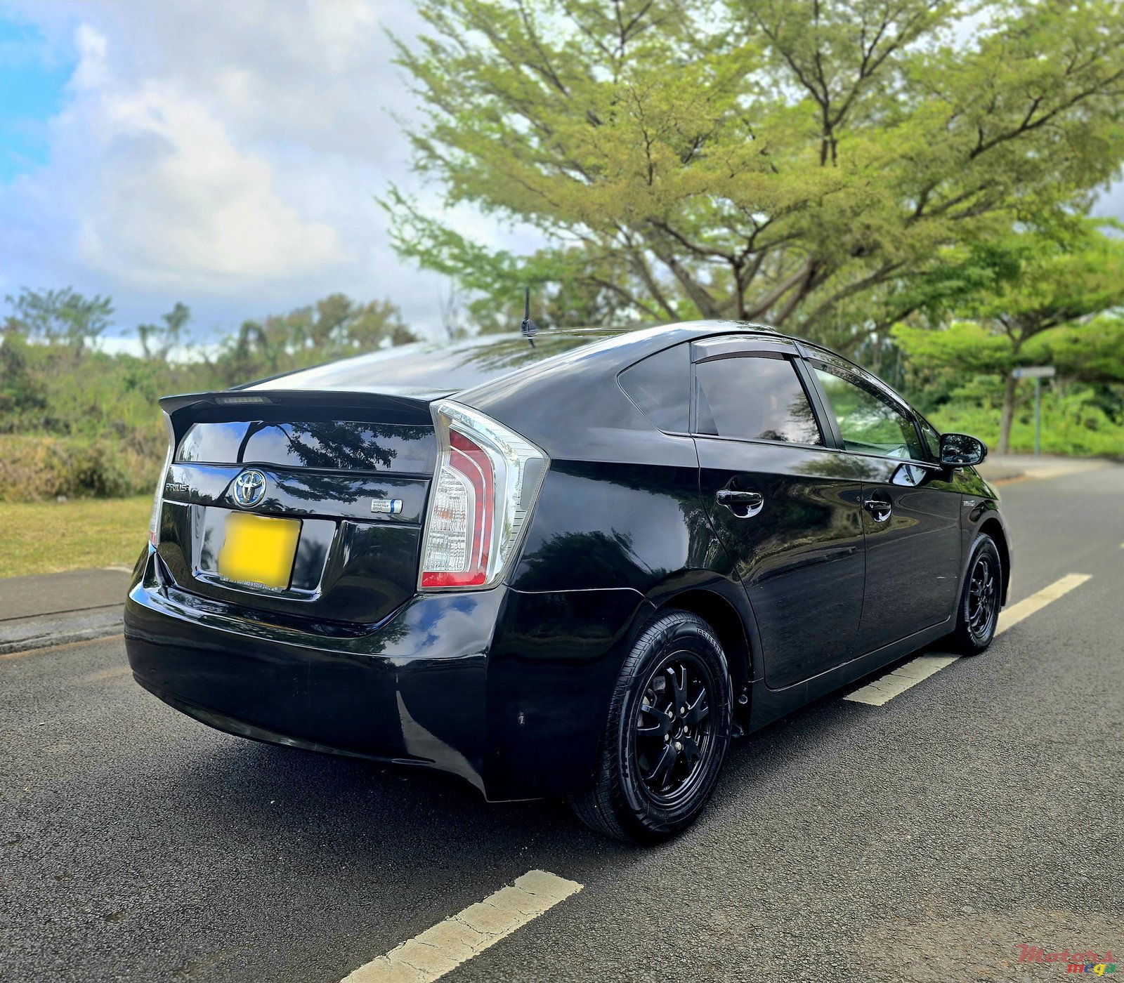 2013' Toyota Prius photo #4