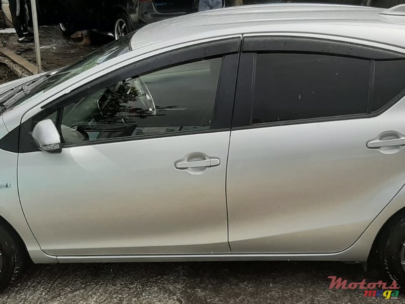 2019' Toyota Aqua photo #2