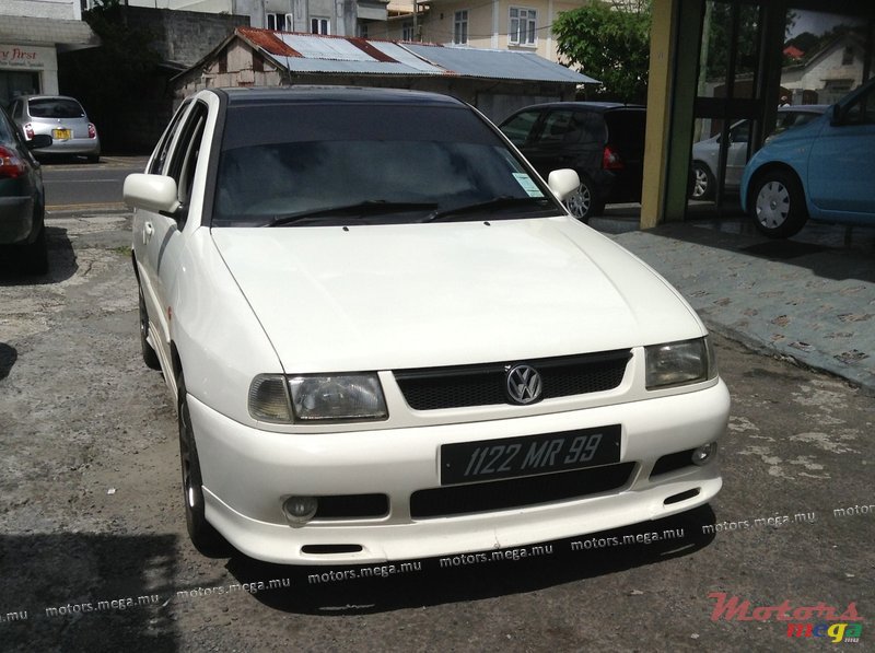 1999' Volkswagen Polo Classic photo #1